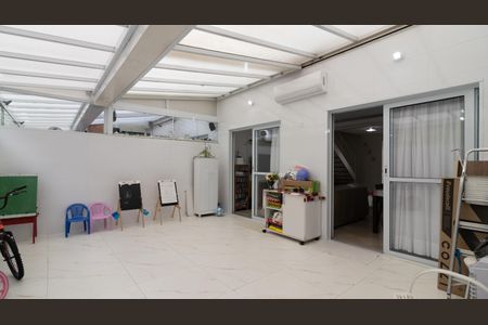 Casa de condomínio para alugar com 97m², 3 quartos e 2 vagas Casa de condomínio para alugar com 97m², 3 quartos e 2 vagasÁrea Externa