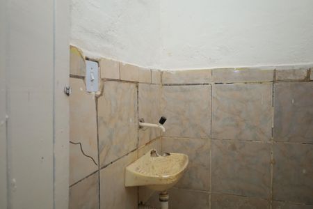 Casa para alugar com 30m², 1 quarto e sem vagaBanheiro