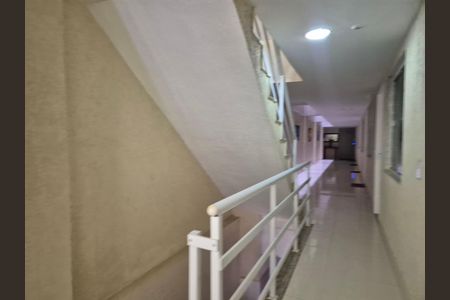 Corredor de apartamento para alugar com 1 quarto, 45m² em Recreio dos Bandeirantes, Rio de Janeiro