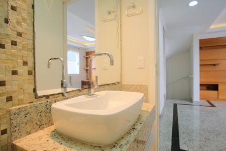 Casa de condomínio para alugar com 102m², 3 quartos e 2 vagasLavabo