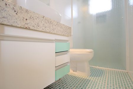 Casa de condomínio para alugar com 102m², 3 quartos e 2 vagasBanheiro da Suíte