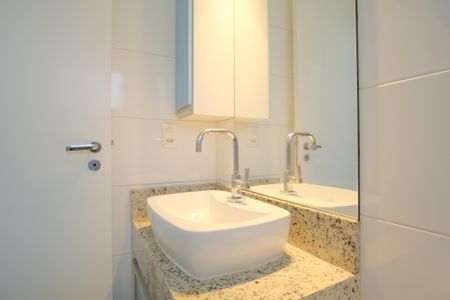 Casa de condomínio para alugar com 102m², 3 quartos e 2 vagasBanheiro Social