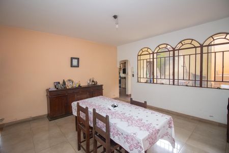 Casa à venda com 296m², 3 quartos e 3 vagas Casa à venda com 296m², 3 quartos e 3 vagasCopa