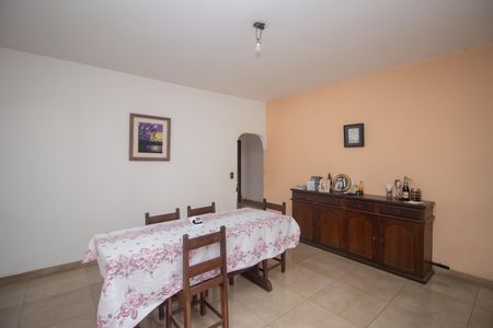 Casa à venda com 296m², 3 quartos e 3 vagas Casa à venda com 296m², 3 quartos e 3 vagasCopa