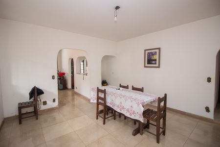 Casa à venda com 296m², 3 quartos e 3 vagas Casa à venda com 296m², 3 quartos e 3 vagasCopa