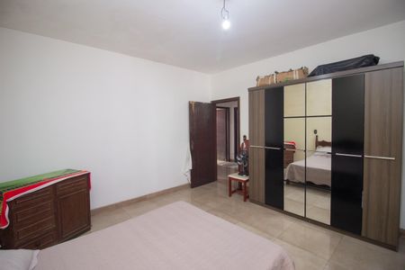 Casa à venda com 296m², 3 quartos e 3 vagas Casa à venda com 296m², 3 quartos e 3 vagasQuarto Suíte