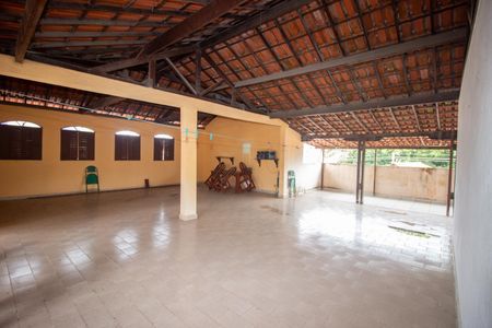 Casa à venda com 296m², 3 quartos e 3 vagas Casa à venda com 296m², 3 quartos e 3 vagasÁrea externa