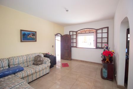 Casa à venda com 296m², 3 quartos e 3 vagas Casa à venda com 296m², 3 quartos e 3 vagasSala de Jantar
