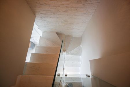 Apartamento à venda com 126m², 3 quartos e 4 vagasEscada