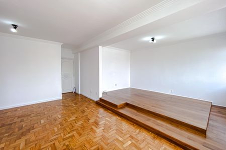 Apartamento à venda com 87m², 2 quartos e 1 vaga Apartamento à venda com 87m², 2 quartos e 1 vagaSala