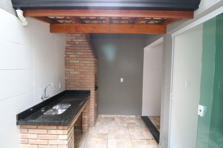 Casa à venda com 107m², 3 quartos e 3 vagasChurrasqueira