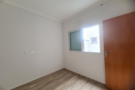 Casa à venda com 107m², 3 quartos e 3 vagas