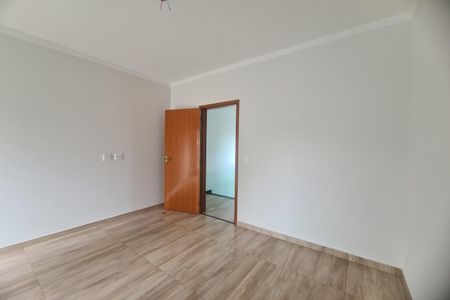 Casa à venda com 107m², 3 quartos e 3 vagas