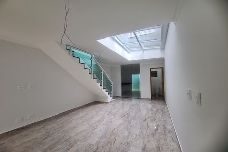 Casa à venda com 107m², 3 quartos e 3 vagas