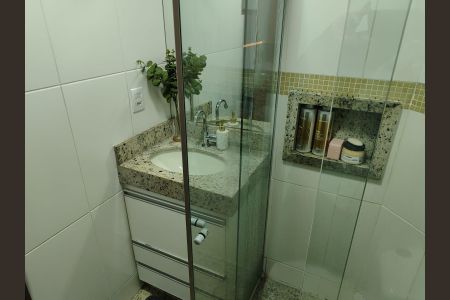 Apartamento à venda com 121m², 3 quartos e 2 vagas Apartamento à venda com 121m², 3 quartos e 2 vagasBanheiro Suite