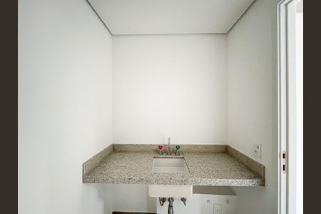 Banheiro da Suíte 1 de apartamento à venda com 2 quartos, 66m² em Vila Ipojuca, São Paulo