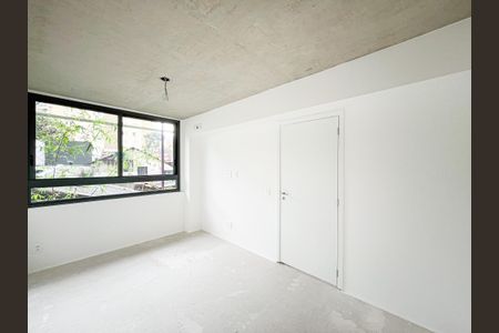 Suíte 1 de apartamento à venda com 2 quartos, 66m² em Vila Ipojuca, São Paulo