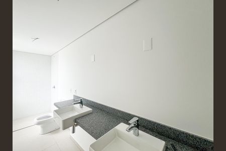 Apartamento à venda com 79m², 1 quarto e 1 vaga Apartamento à venda com 79m², 1 quarto e 1 vagaBanheiro da Suíte