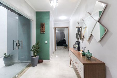 Casa à venda com 175m², 3 quartos e 3 vagas Casa à venda com 175m², 3 quartos e 3 vagasHall