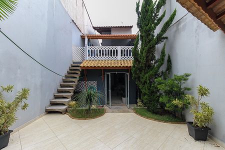Casa à venda com 175m², 3 quartos e 3 vagas Casa à venda com 175m², 3 quartos e 3 vagasQuintal