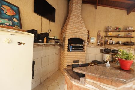 Casa à venda com 300m², 4 quartos e 5 vagasQuintal