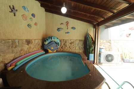 Casa à venda com 300m², 4 quartos e 5 vagasQuintal