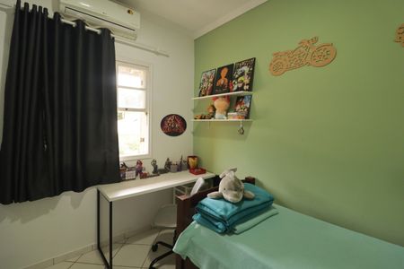 Casa à venda com 300m², 4 quartos e 5 vagasSuíte