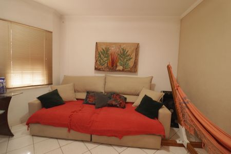 Casa à venda com 300m², 4 quartos e 5 vagasSala