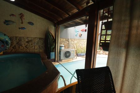 Casa à venda com 300m², 4 quartos e 5 vagasQuintal