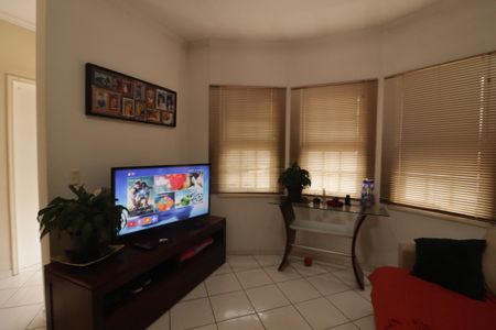 Casa à venda com 300m², 4 quartos e 5 vagasSala