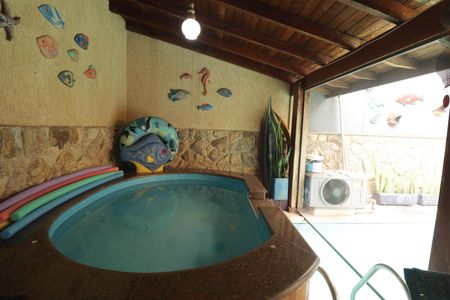 Casa à venda com 300m², 4 quartos e 5 vagasQuintal