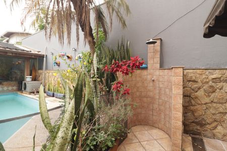 Casa à venda com 300m², 4 quartos e 5 vagasQuintal