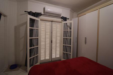 Casa à venda com 300m², 4 quartos e 5 vagasSuíte