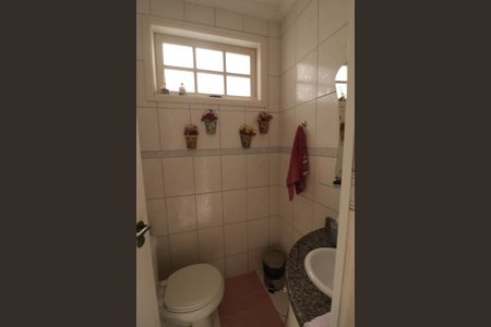 Casa à venda com 300m², 4 quartos e 5 vagasBanheiro