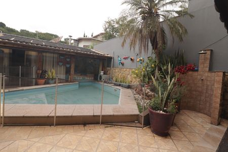 Casa à venda com 300m², 4 quartos e 5 vagasQuintal