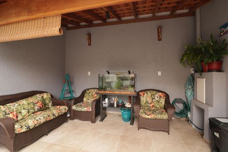 Casa à venda com 300m², 4 quartos e 5 vagasQuintal