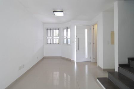 Sala de casa para alugar com 3 quartos, 135m² em Hípica, Porto Alegre