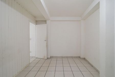 Suíte de casa para alugar com 1 quarto, 25m² em Parque Industrial das Oliveiras, Taboão da Serra
