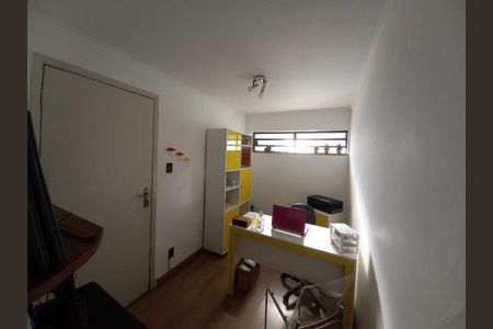 Casa à venda com 185m², 4 quartos e 4 vagas