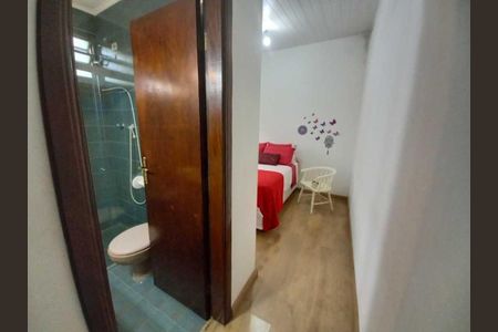 Casa à venda com 185m², 4 quartos e 4 vagas