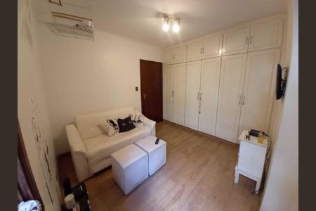 Casa à venda com 185m², 4 quartos e 4 vagas