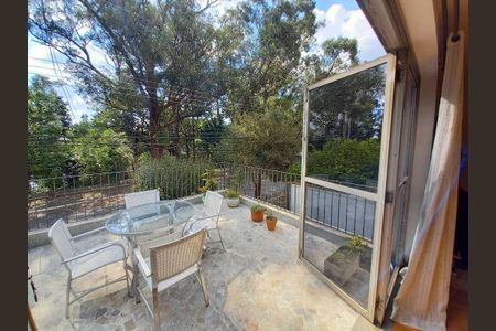 Casa à venda com 185m², 4 quartos e 4 vagas