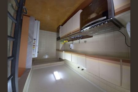 Casa à venda com 185m², 4 quartos e 4 vagas