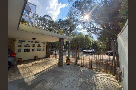 Casa à venda com 185m², 4 quartos e 4 vagas