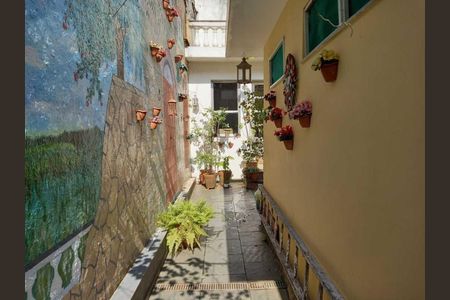 Casa à venda com 185m², 4 quartos e 4 vagas