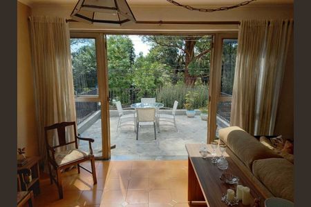 Casa à venda com 185m², 4 quartos e 4 vagas