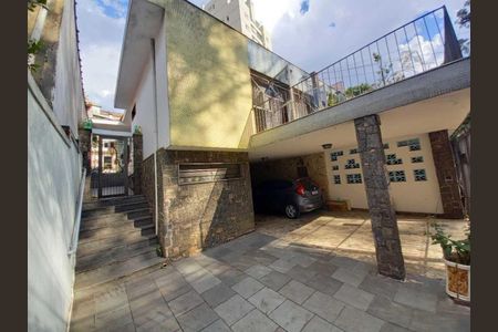 Casa à venda com 185m², 4 quartos e 4 vagas
