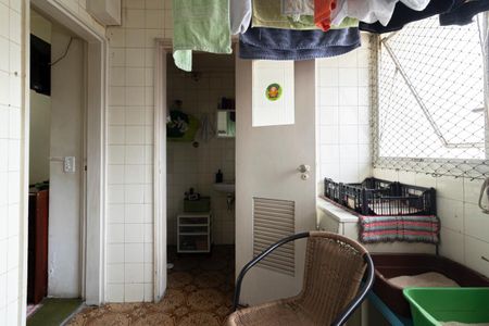 Apartamento à venda com 105m², 3 quartos e 1 vagaÁrea de Serviço