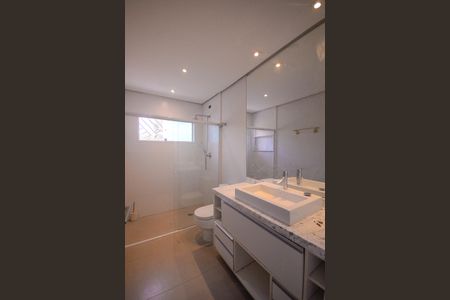 Casa para alugar com 160m², 3 quartos e 2 vagasBanheiro da Suite 