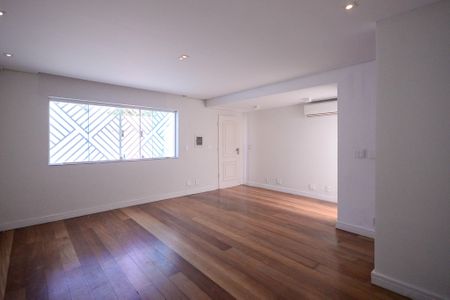 Casa para alugar com 160m², 3 quartos e 2 vagasSala 